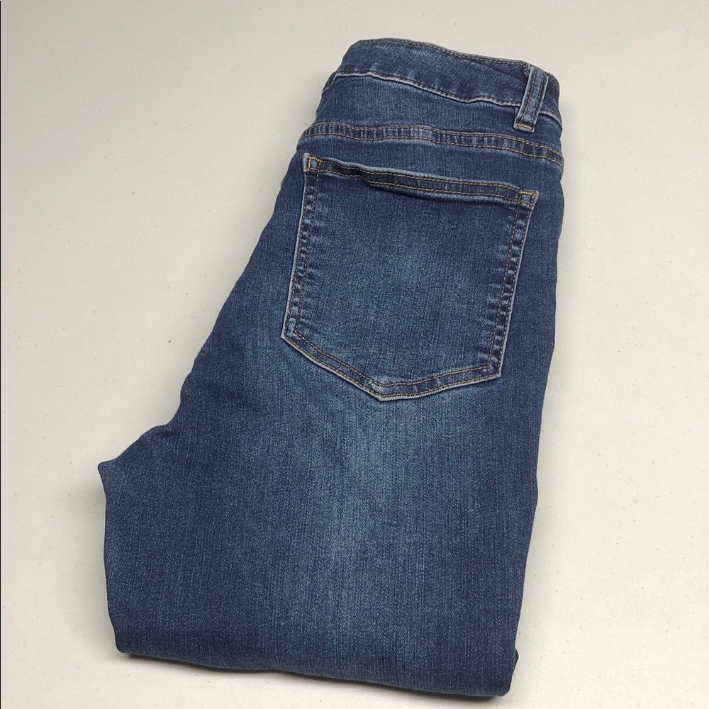 CALI ULTRA HIGH-RISE SKINNY JEANS 7/26x26 ⭐️